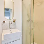 Beautiful 1 Bedroom - 15 District *