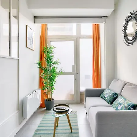 Beautiful 1 Bedroom - 15 District דירה *