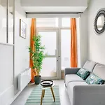 Beautiful 1 Bedroom - 15 District Appartement *
