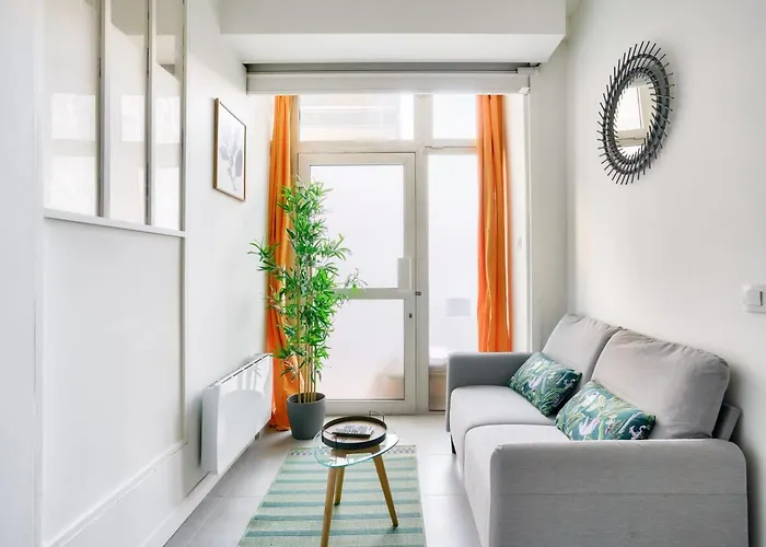 Beautiful 1 Bedroom - 15 District アパート *