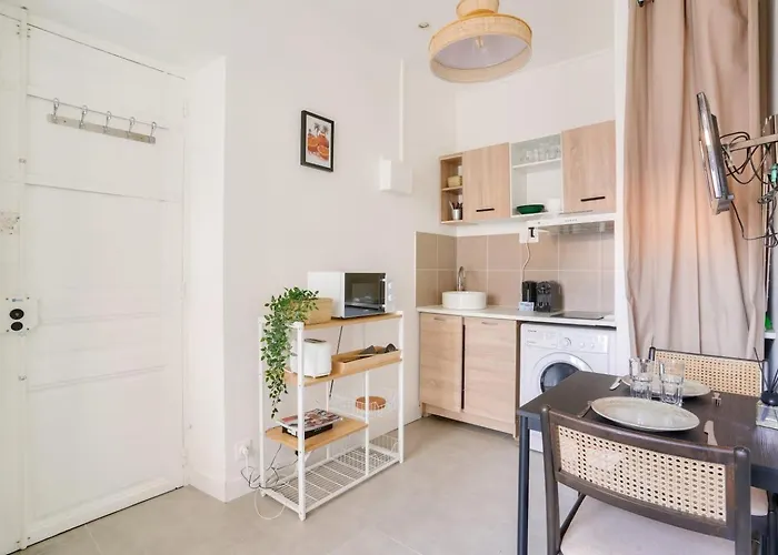 アパート Beautiful 1 Bedroom - 15 District *