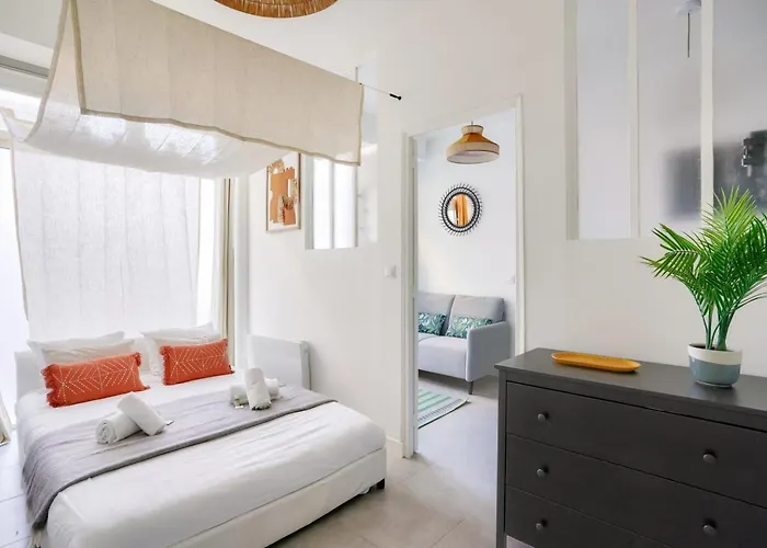 Beautiful 1 Bedroom - 15 District パリ