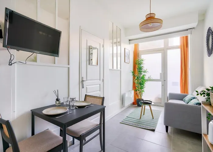 Beautiful 1 Bedroom - 15 District アパート パリ